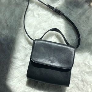 MATT & NAT ADJUSTABLE CROSSBODY MICRO BAG